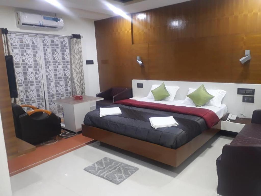 Grand Meridian Vinnamangalam Екстериор снимка