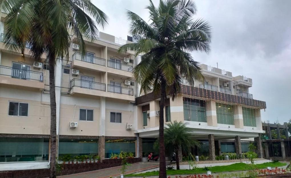 Grand Meridian Vinnamangalam Екстериор снимка