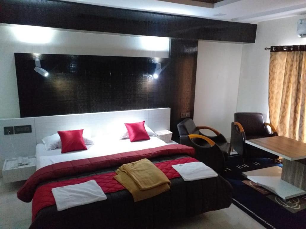 Grand Meridian Vinnamangalam Екстериор снимка