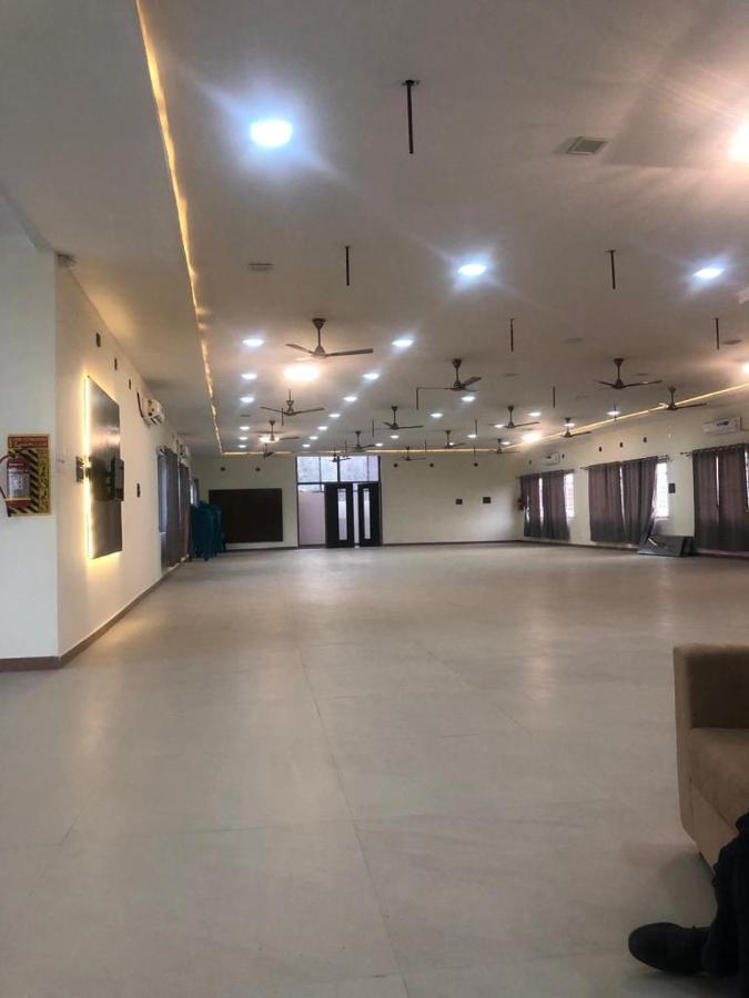 Grand Meridian Vinnamangalam Екстериор снимка