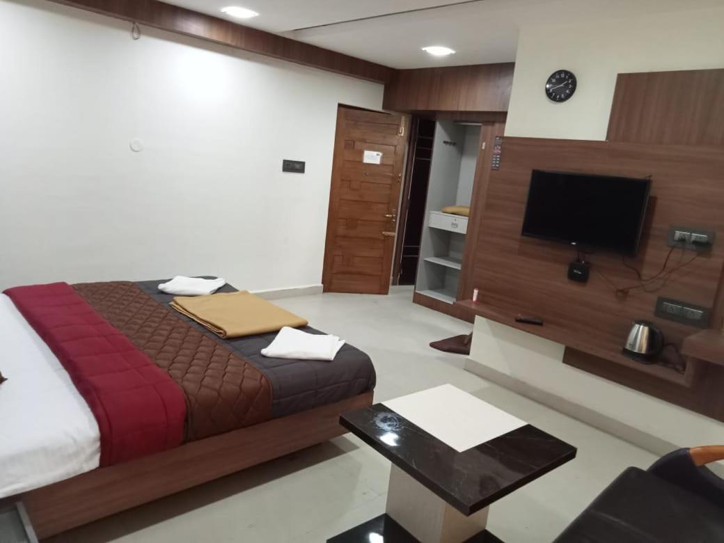 Grand Meridian Vinnamangalam Екстериор снимка