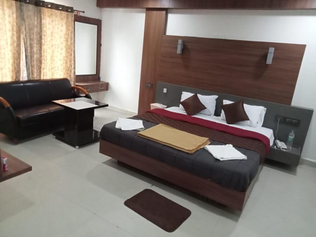 Grand Meridian Vinnamangalam Екстериор снимка