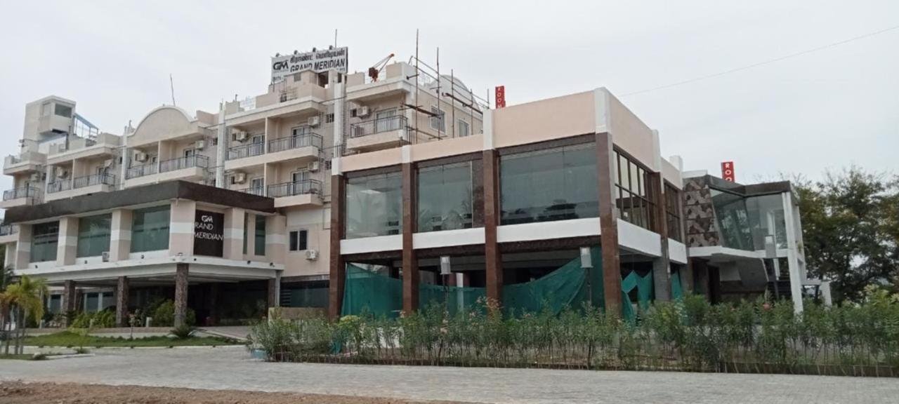 Grand Meridian Vinnamangalam Екстериор снимка