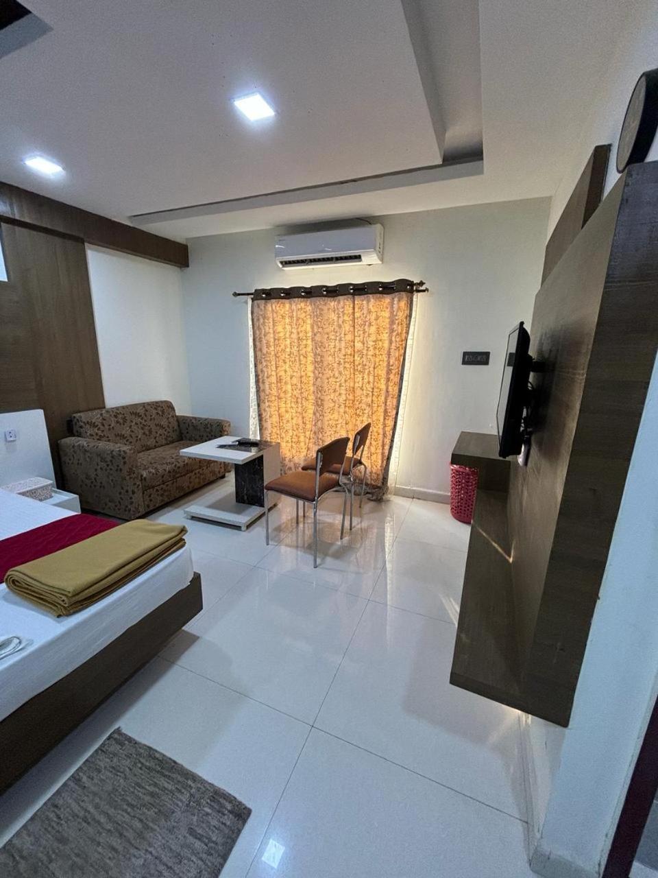 Grand Meridian Vinnamangalam Екстериор снимка