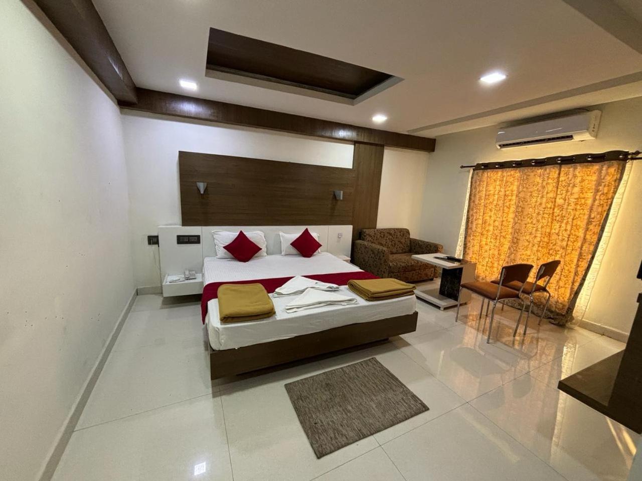 Grand Meridian Vinnamangalam Екстериор снимка